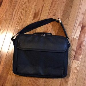 *Feature* NEW! Waterproof laptop bag!